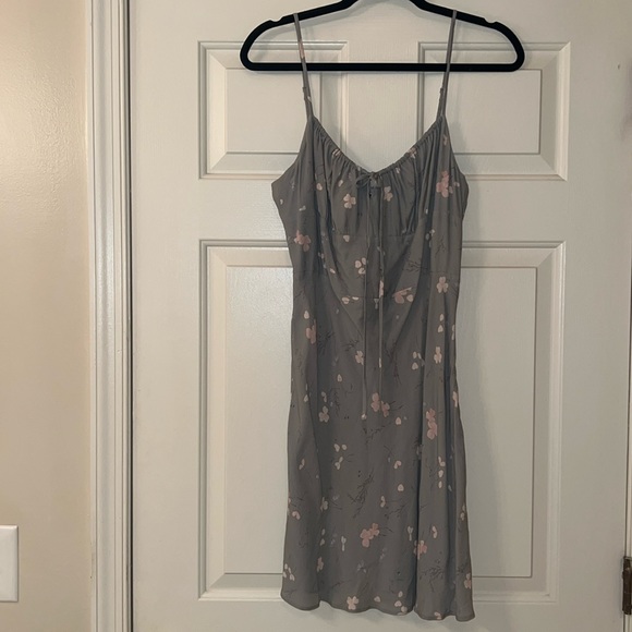 Wilfred Dresses & Skirts - Aritzia Wilfred NWT dress